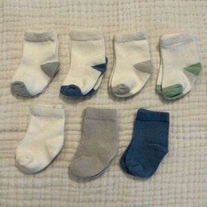 Set of 7 Socks - 6-12 Mo